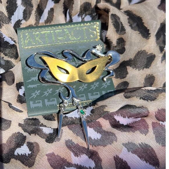 Masquerade Mask Ball Costume Party Vintage Brooch Pin New on Card - Picture 4 of 11